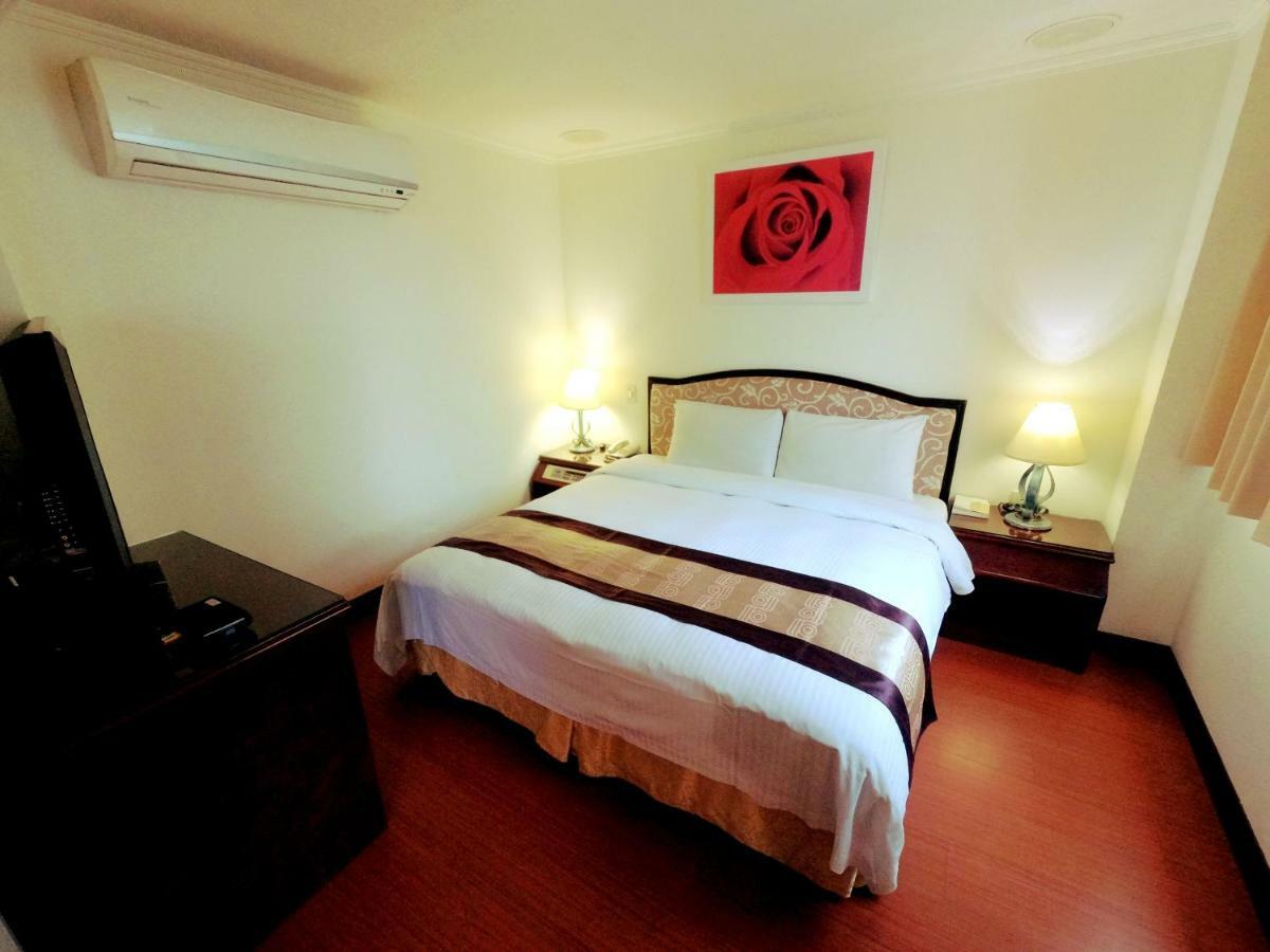 Athens Hotel Taichung Exterior photo
