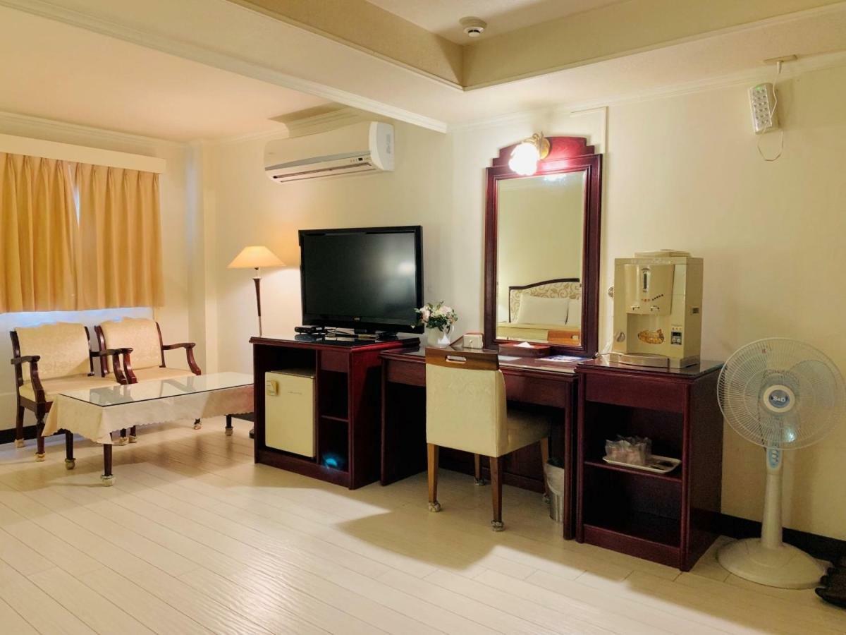 Athens Hotel Taichung Exterior photo